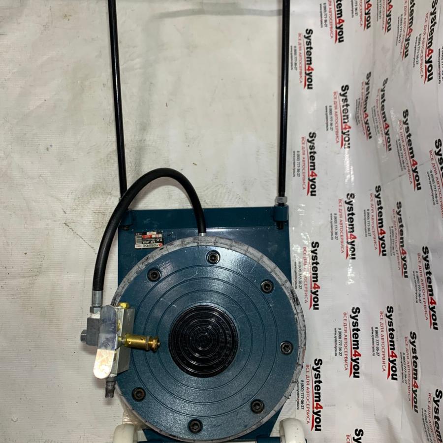 Домкрат пневматический подкатной AIR jakc-2,2 TRA1713 AIR JACK