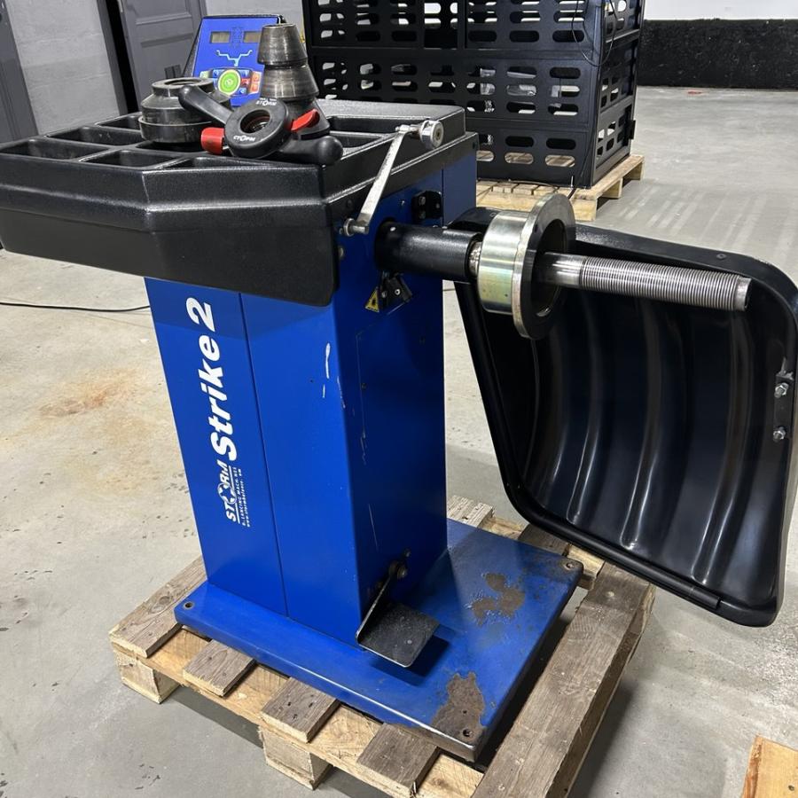 Б/у балансировочный станок Страйк 2